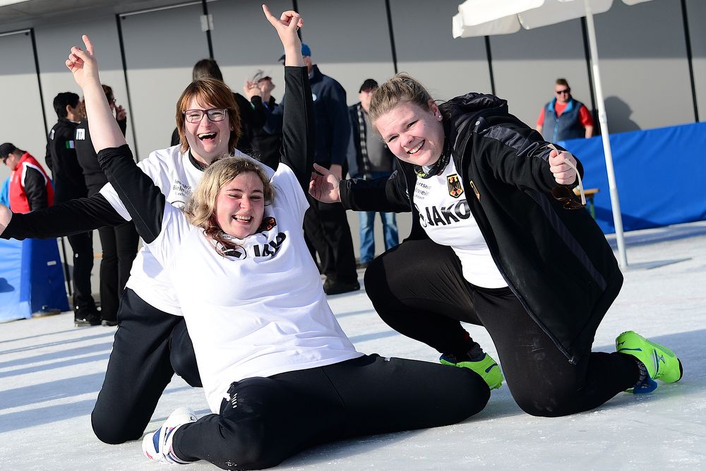 1902 em weit damentrio